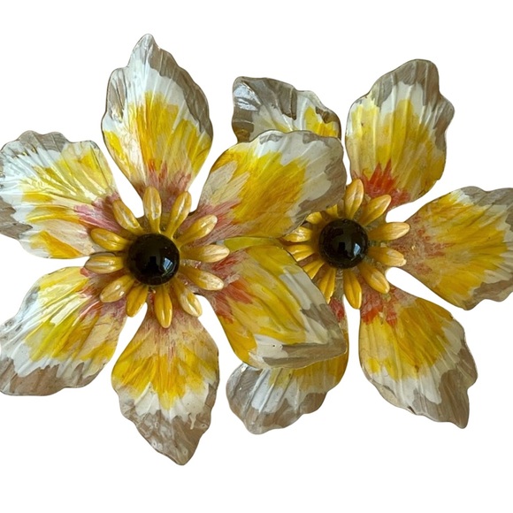 Vintage Rare Hand Painted Metal Double Flower Brooch Pin - Picture 3 of 8